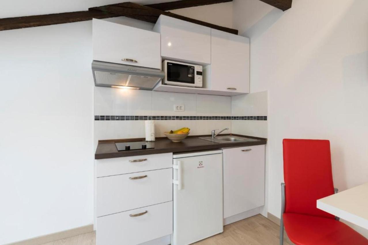 Central Apartments Пула Екстериор снимка