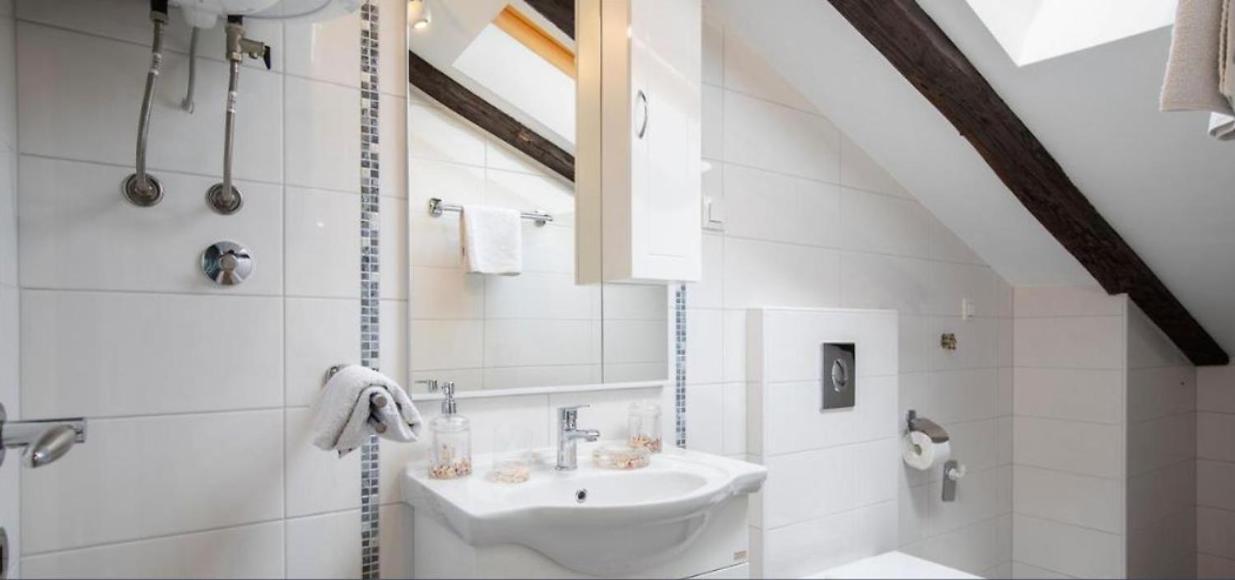 Central Apartments Пула Екстериор снимка